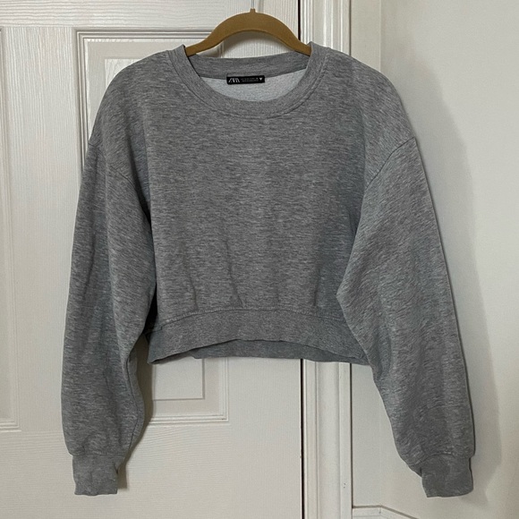 Zara Tops - Zara Grey Cropped Sweatshirt